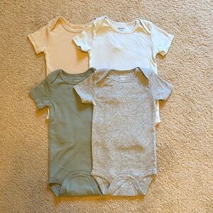 NWOT Carter's Onesie short sleeve bundle 18 m